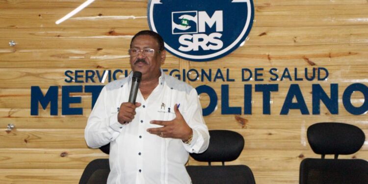 Capacitan en derecho administrativo a encargados departamentos centros SRSM