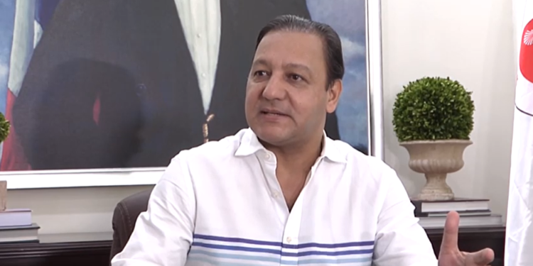 Abel Martínez califica como una “burla al pueblo” discurso de Abinader