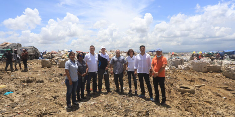 Medio Ambiente se reúne con misión del BID; destaca apoyo recibido para cierre paulatino de Duquesa