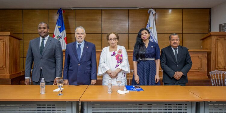 Procuraduría y Ministerio de Medio Ambiente coordinan lucha contra los delitos ambientales