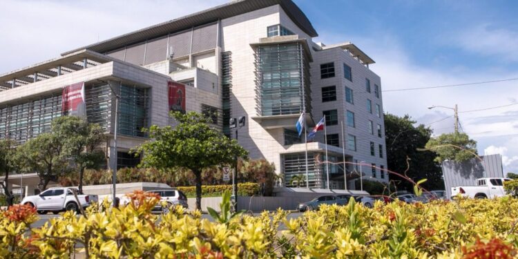 Dictan 20 años de prisión contra hombre por violar a un niño