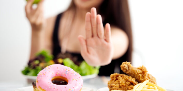 Alimentos que debemos evitar comer por la noche