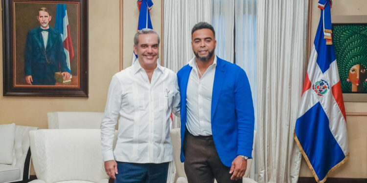 Presidente Abinader recibe en el Palacio Nacional al pelotero Nelson Cruz