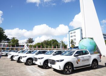 Fedomu recibe 10 camionetas donadas por el Gobierno