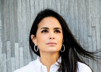 Reconocen a Judith Cury por sus aportes al desarrollo socioeconómico de la mujer