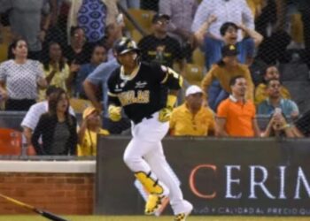 Céspedes dispara dos jonrones y Águilas vencen a Leones