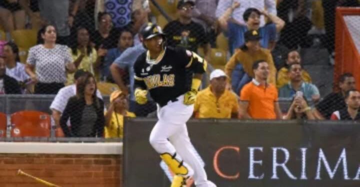 Céspedes dispara dos jonrones y Águilas vencen a Leones