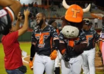 Gigantes derrotan a Tigres en el primer juego de una doble cartelera