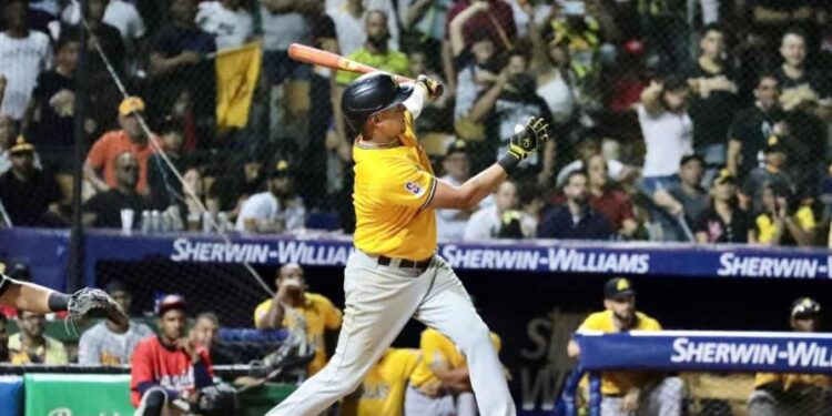 Águilas Cibaeñas vencen a los Leones del Escogido 4-1