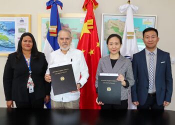 China dona fondo para contribuir a la labor de los guardaparques de las áreas protegidas de RD