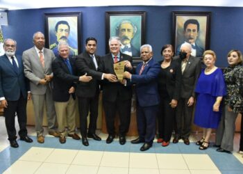 Reconocen centro educativo Nuestra Señora de las Mercedes, de La Vega