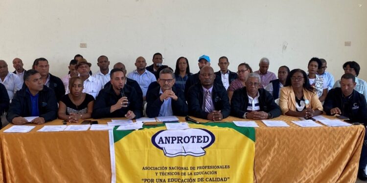 Valoran como positivo proceso regularización técnicos interinos del MINERD