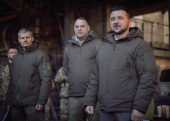 El presidente ucraniano, Volodomir Zelensky, visita Bakhmut, en Donestk