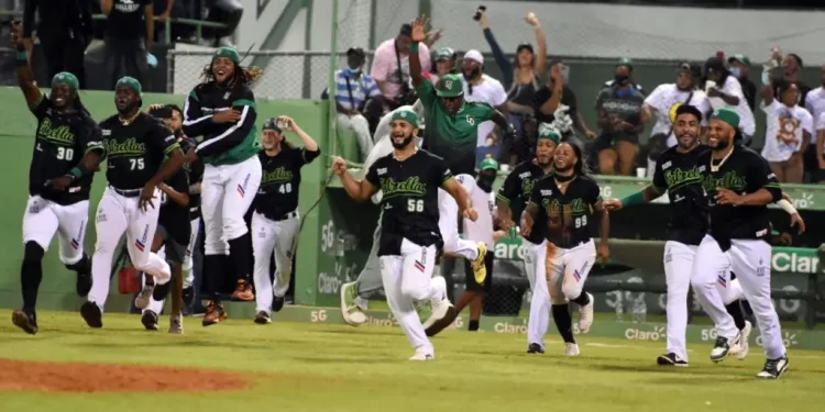 La Estrellas vencen las Águilas y clasifican al todos contra todos