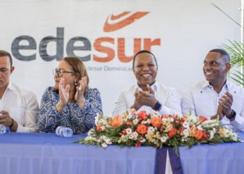 Edesur inaugura cuatro proyectos de electrificación