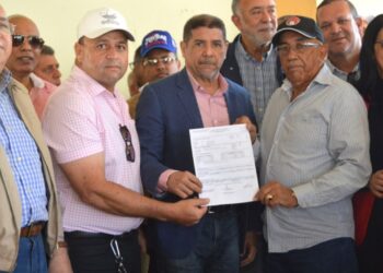 Gobierno entrega RD 60 millones para apoyar producción de ajo