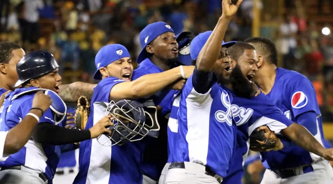 Licey venció 1-0 a los Toros, que caen por cuarta ocasión corrida