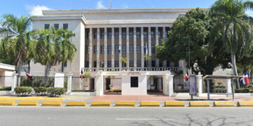 Educación culmina entrevistas para regularizar maestros que trabajan como técnicos