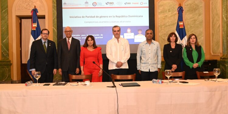 Ministerios de la Presidencia y de la Mujer lanzan “Iniciativa Paridad de Género”
