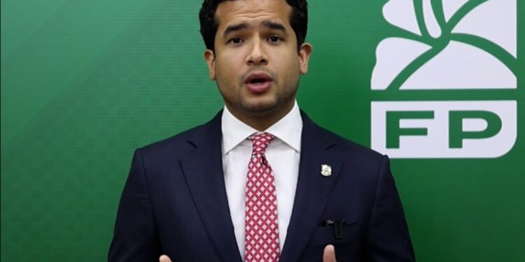 Diputados FP denuncian gobierno busca reducir 150 millones en lucha contra crímenes