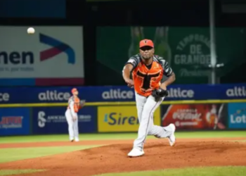 Los Toros del Este derrotan a los Leones del Escogido