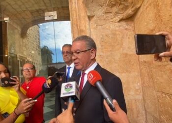 Instan a legisladores aprobar inamovilidad del feriado por el Día de Duarte