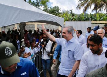 Abinader anuncia la construcción de invernaderos durante jornada “Primero Tú”