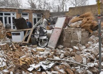 Sismo en Irán  deja al menos tres muertos y más de 400 heridos