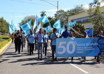 Exigen trabajos y salarios de calidad al gobierno en el día de la Juventud