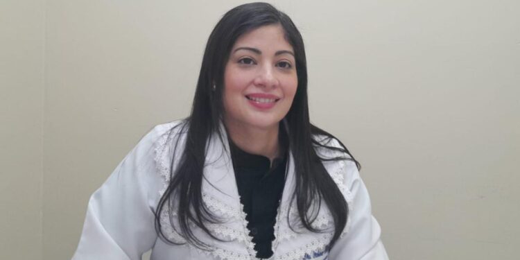 Dermatóloga llama estar alerta ante lesiones en la piel