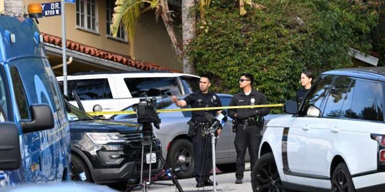 Tres fallecidos y cuatro heridos en un tiroteo en Los Ángeles