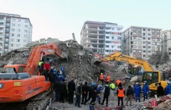 Aumentan a más 33,000 los muertos en Turquía y Siria