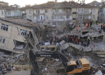 Devastador terremoto en Turquía y Siria deja más de mil muertos y miles heridos