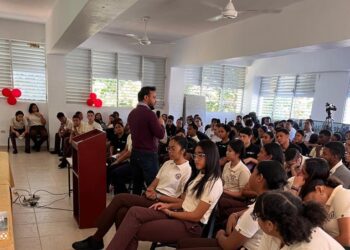 Escuela Financiera MOMENTUM inicia programa de capacitación a nivel nacional