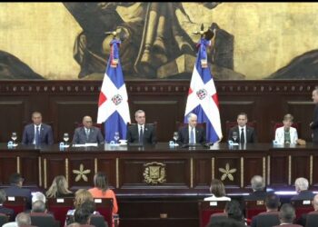 El Senado reconoce a Milton Ray Guevara