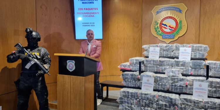 Ocupan 320 paquetes presumiblemente cocaína en operativos