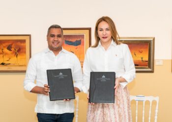 Firman acuerdo de colaboración para manejo de paquetería y sellos