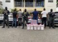 Arrestan cuatro hombres y ocupan 30 paquetes presumiblemente cocaína en Piantini