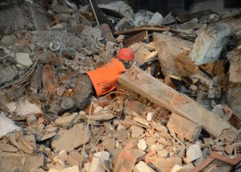 Aumentan a más de 21,000 los muertos por los terremotos en Turquía y Siria
