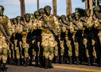 Vehículos blindados del Ejército entre los atractivos del desfile militar