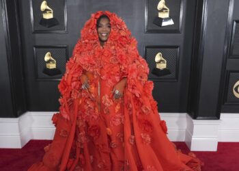 La moda de los Grammy: Lizzo, Doja Cat y Styles sorprenden en la alfombra roja