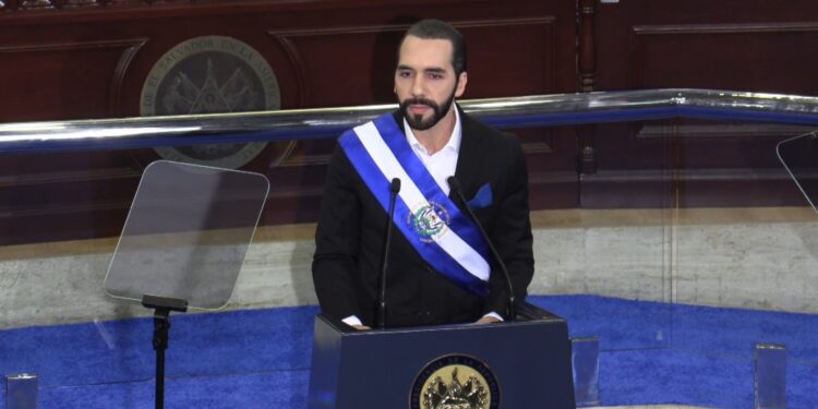 El Salvador disminuye de 262 a 44 los municipios del país