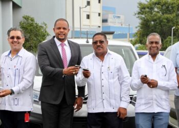 SRSM recibe furgoneta de las donadas por CONAVIHSIDA a 5 regionales de salud