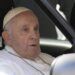 El Papa sale del hospital luego de operación: “Sigo vivo”