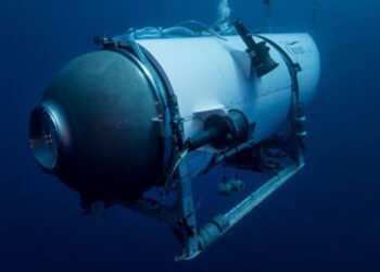 Rescatistas luchan contra el tiempo para buscar el sumergible desaparecido en el Atlántico