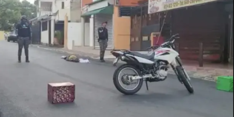  Hombre muere mientras caminaba en Las Caobas SDO