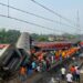 Accidente de tren en India deja más de 280 muertos y 900 heridos