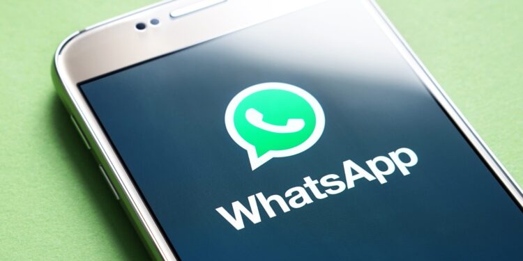 WhatsApp ya permite silenciar las llamadas de desconocidos y realizar una comprobación rápida de privacidad