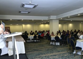 SNS y Sociedad de Ginecología realizan taller «Prácticas para Mejorar Salud Materno Fetal» 