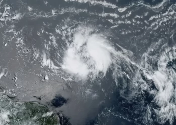 Tormenta Bret se localiza a unos 280 km al este de Barbados